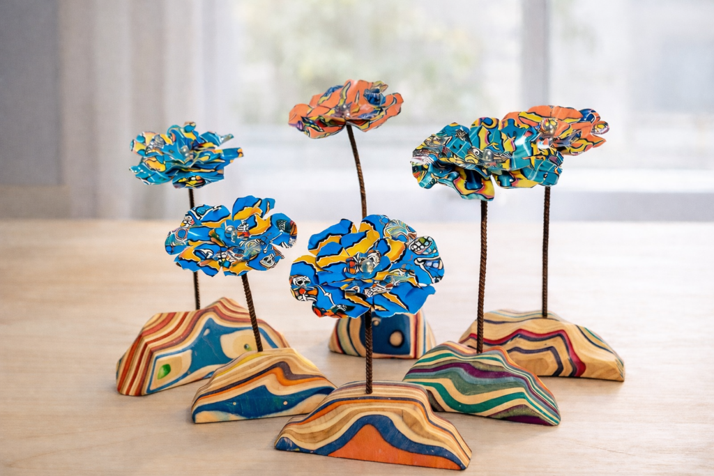 Fleurs décoratives en skateboard recyclé x Madby Fred